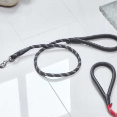 Zoon Primo Jet Walkabout Reflective Dog Lead - 120cm Zoon Primo Jet Walkabout Reflective Dog Lead - 120cm