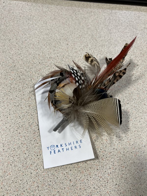Yorkshire Feathers Yorkshire Feathers Hat / Lapel Pin - Small