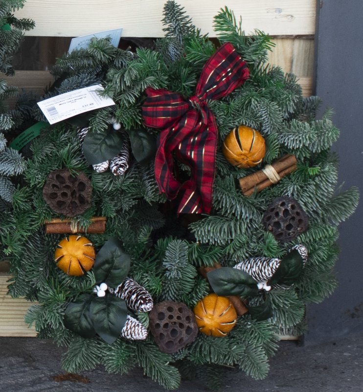BATA Merry Spice Wreath - 12